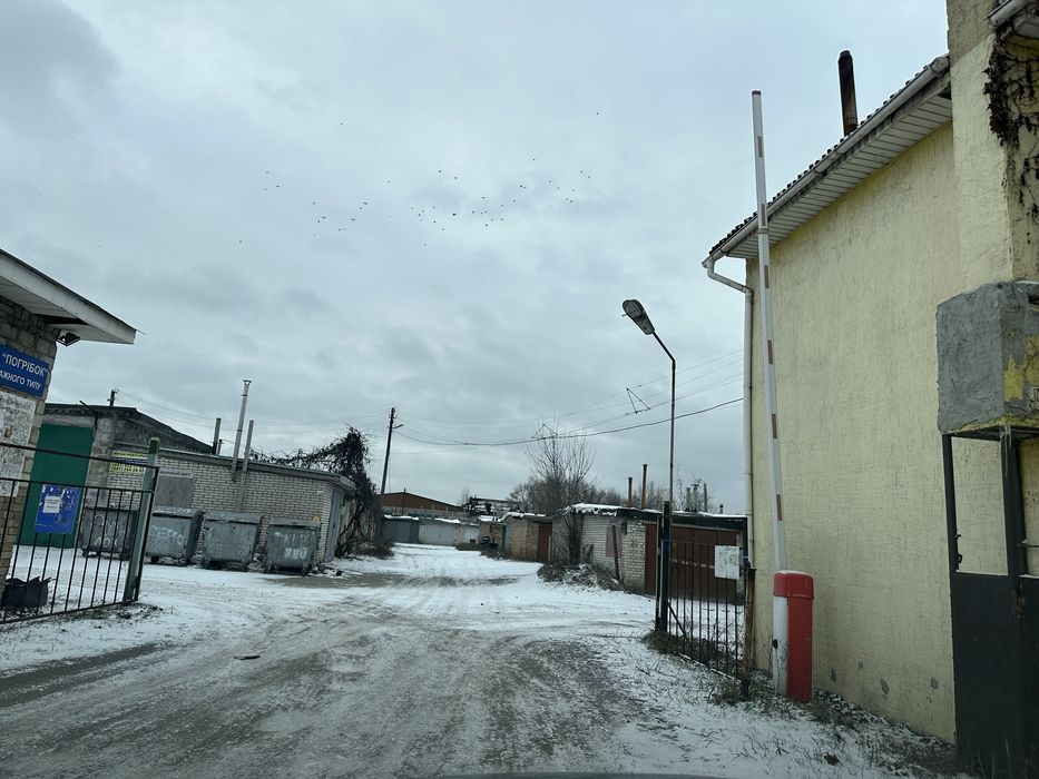 Продам Гараж Поруч  ЖК «STUGNA RESIDENCE»