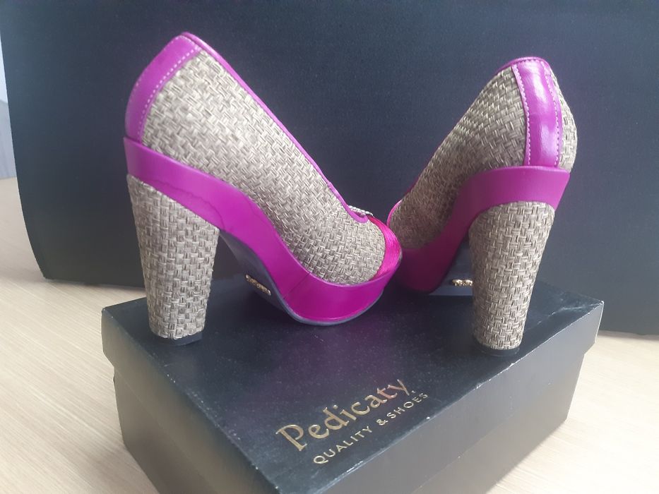 Pedycaty. Sapatos usados uma vez dentro da caixa original.