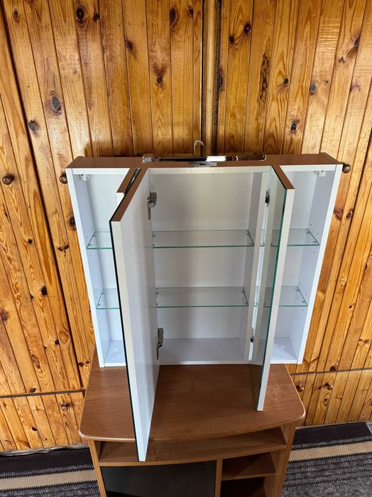 Дзеркальна шафа з LED підствіткою 70 см