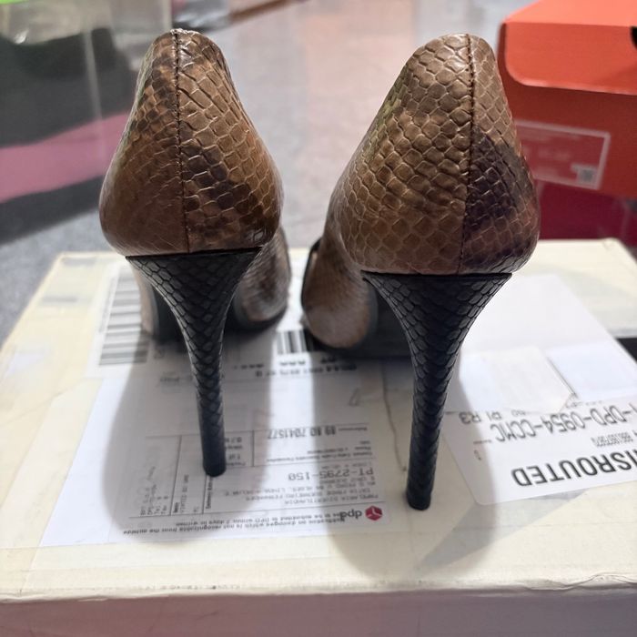 Sapato stiletto Zara novo