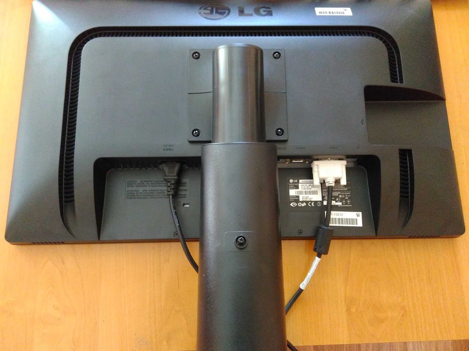 Монітор ПК  LG 24"