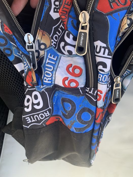Mochila escolar . Marca Campro