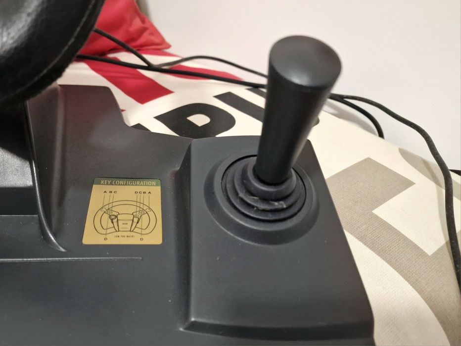 Volante e Pedais Clássicos (Anos 90) para PC - Impecável!