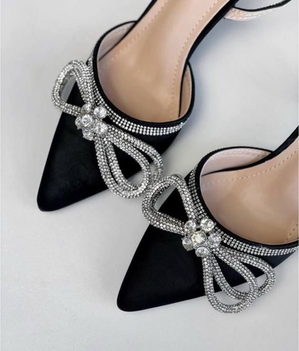 Жіночі туфлі з бантом