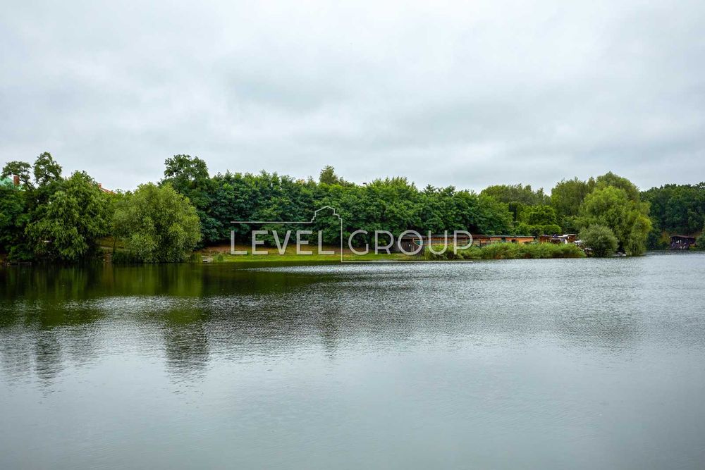 Будинок дизайнера S=555 м² ділянка 0,36га  біля озера Крюківщина Гатне