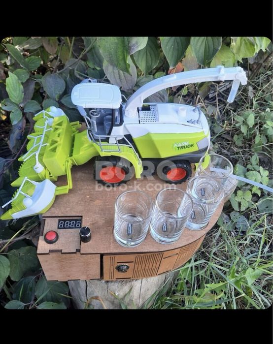 Наливатор "Комбайнер-СИЛУСНИК" під 4 чарки