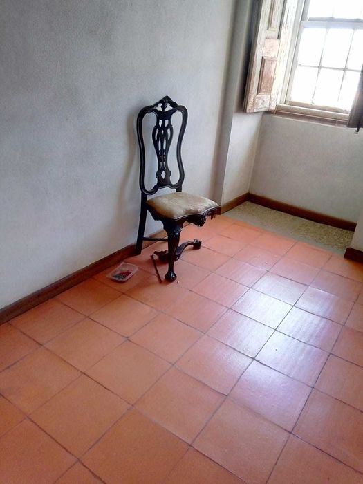 Conjunto Cama, Mesinha de Cabeceira e 2 Cadeira, D. João V