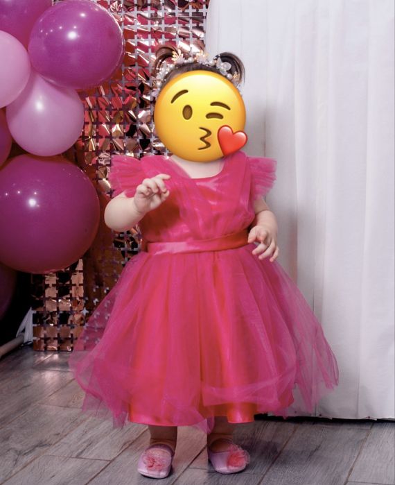 Продам сукню на рочок