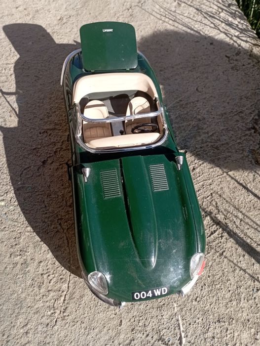Колекційна модель Bburago Jaguar E-Type 1961 1:18 Made in Italy