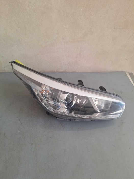 Lampa prawy przód Soczewka Led Kia Ceed II 12-18r EU