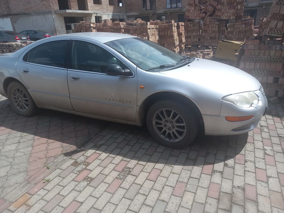Продам крайслер 300м  на  запчастини