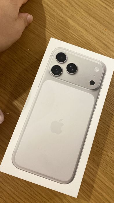 iPhone 17 pro max