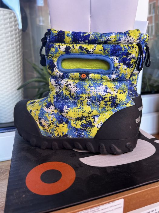 Продам зимові чобітки Bogs 29р