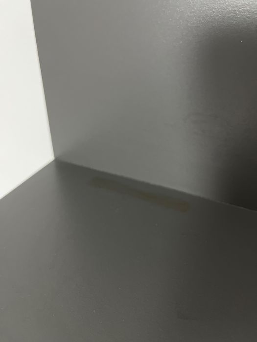 meble do pokoju biało szaro ciemno różowe