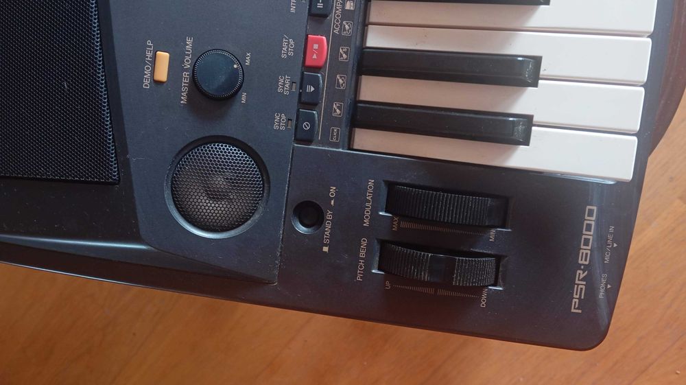 Teclado Yamaha PSR-8000 (Para Peças ou Reparação / Avariado)
