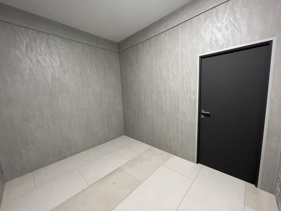 Під шоурум або магазин