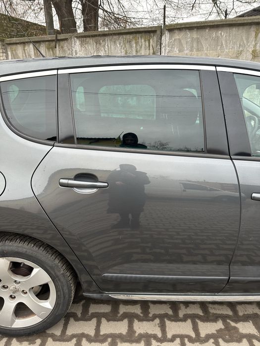 Скло Лобове Пежо 3008, 5008 Peugeot разборка розбірка запчастини