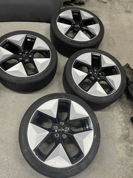 Диски з резиною 245/40 R20 Polestar 2