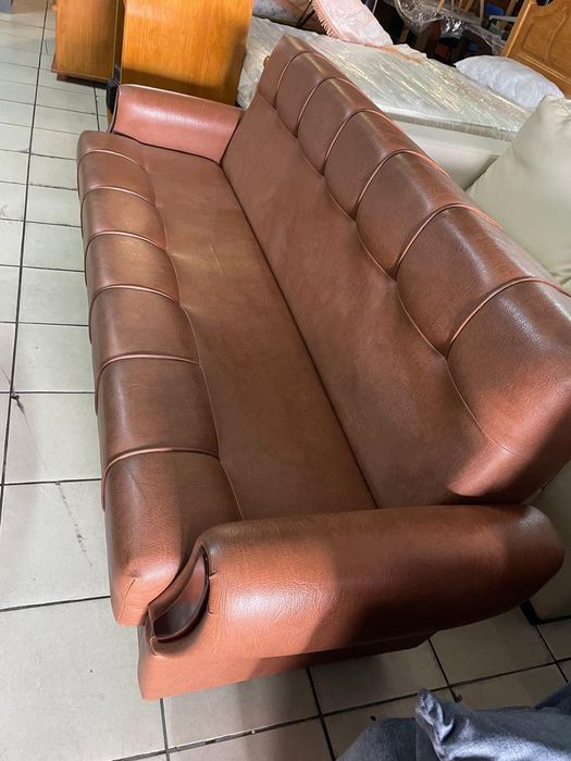 Sofá  Cama em Pele Genuína