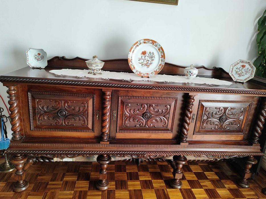 Aparador em pau santo