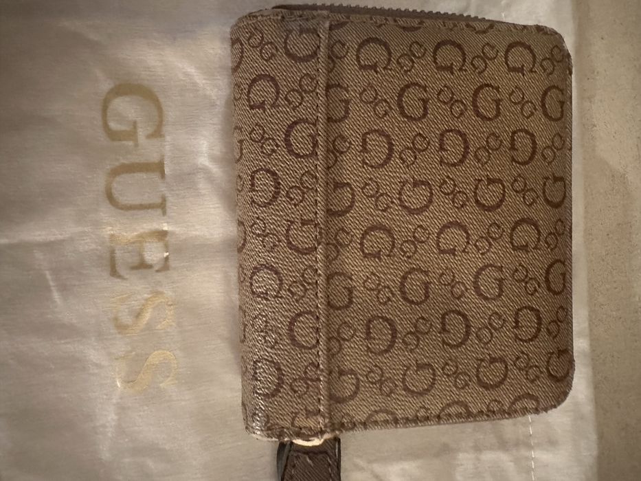 Porta Moedas Guess como Novo