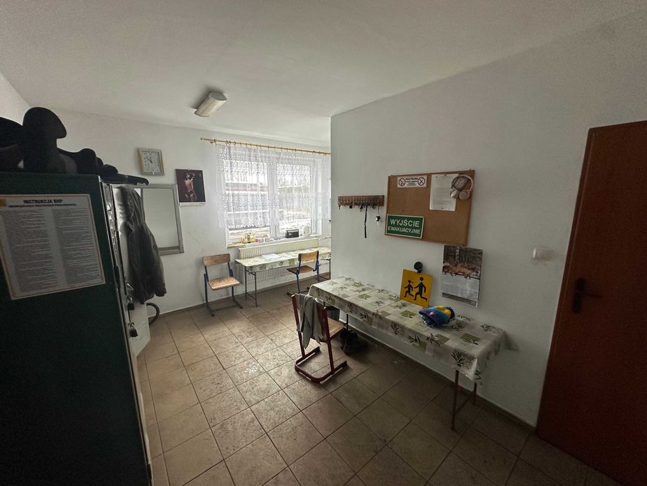 FIRMA AUTOBUSOWA wraz z kontraktami, Hala warsztatową i placem