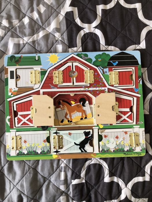 Książeczka drewniana Melissa & Doug okienka magnesy