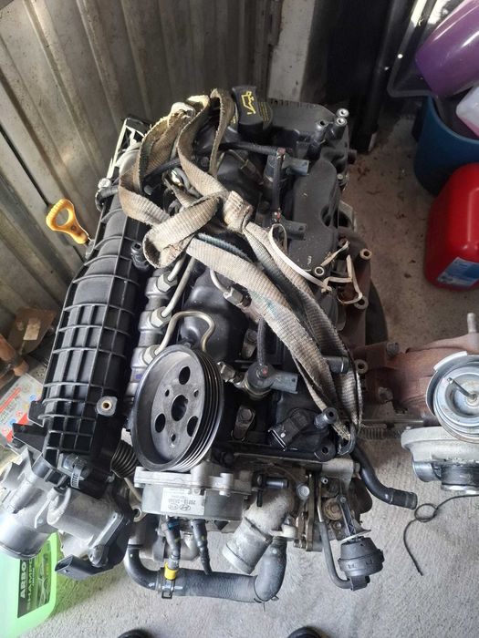 Motor Kia Carens 1.7