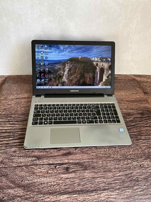 Шустрый игровой ноутбук Medion,GeForce940mx-2gb,Core-i5,ОЗУ-8гб,ssd240