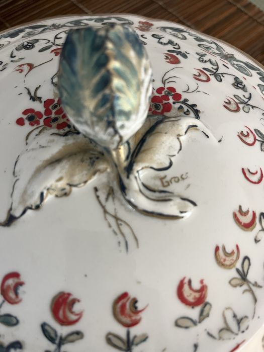 Terrina e prato pintados à mão