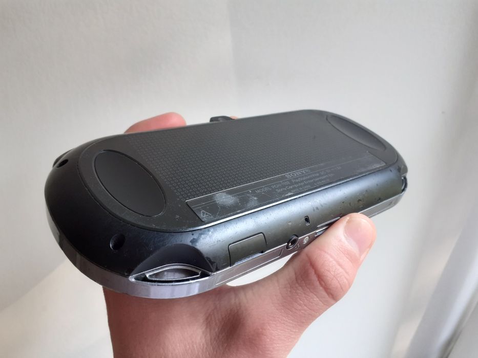 Konsola PS Vita PlayStation Vita PCH-1000 Czarna Używana 8GB