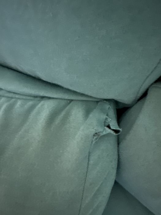 Vendo sofá chaise longue / 2 puffs para despachar!!!