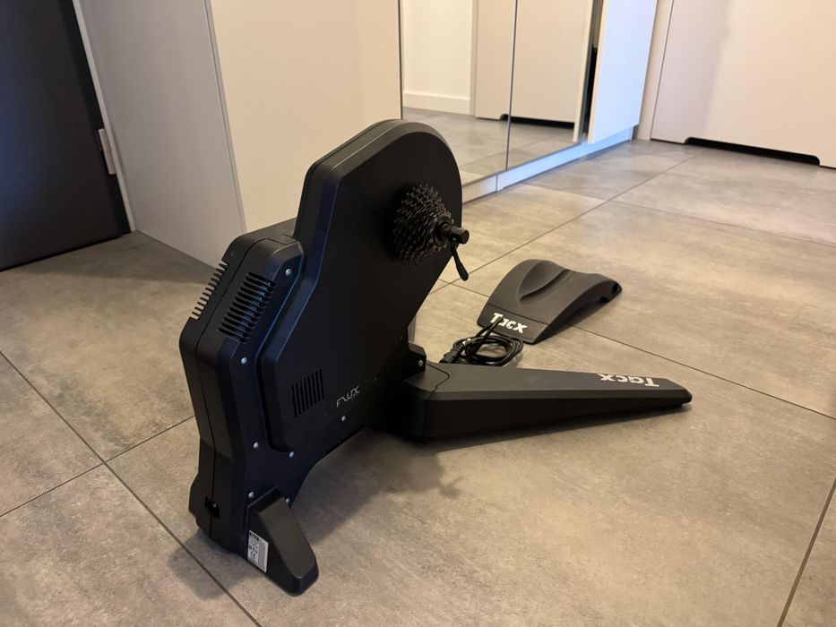 Trenażer Tacx flux t2900 + zębatka