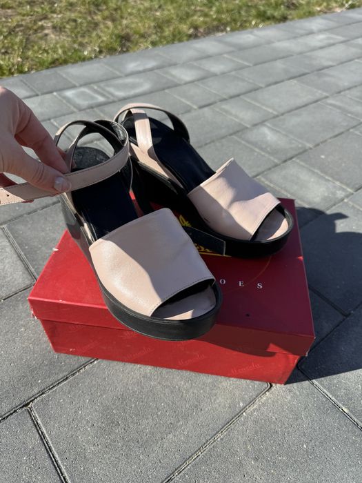 Letnie buty używane
