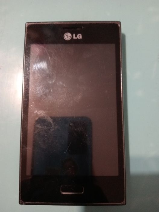 Telefon LG-sprawny.