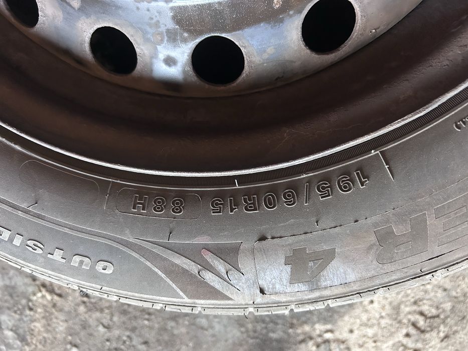 Koła na felgach stalowych o rozstawie 4*100 , 15 cali