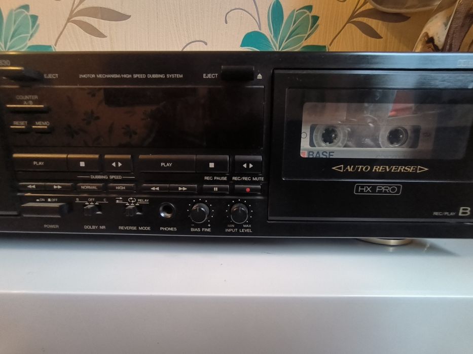 Magnetofon Denon DRW 830