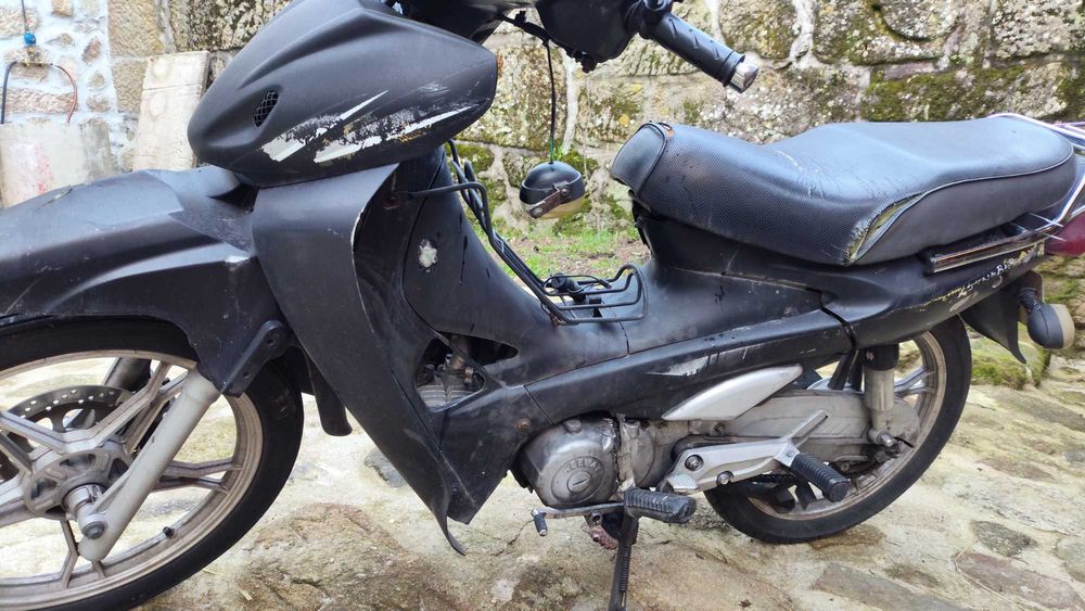 Mota escavada keeway partner 110