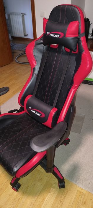 Cadeira gaming super conservada e pouco usada
