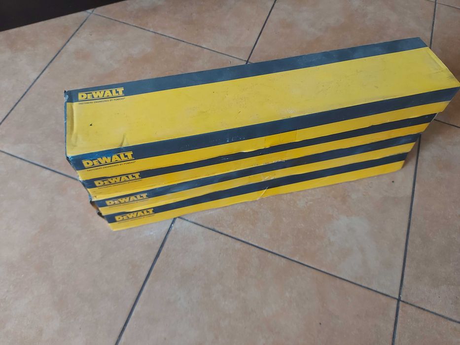 Шурупы DeWALT в лентах DWF4000250 3,5*25mm под гипсокартон