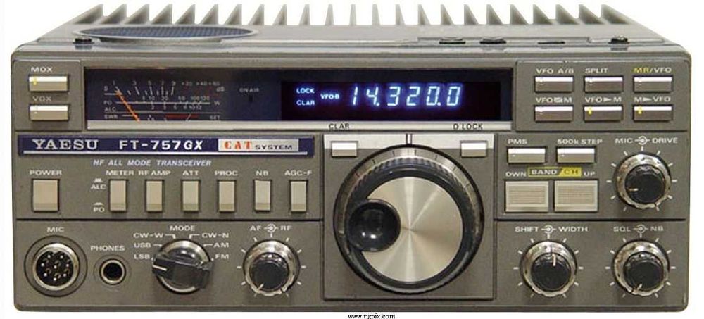 КВ трансивер YAESU FT-757  GX