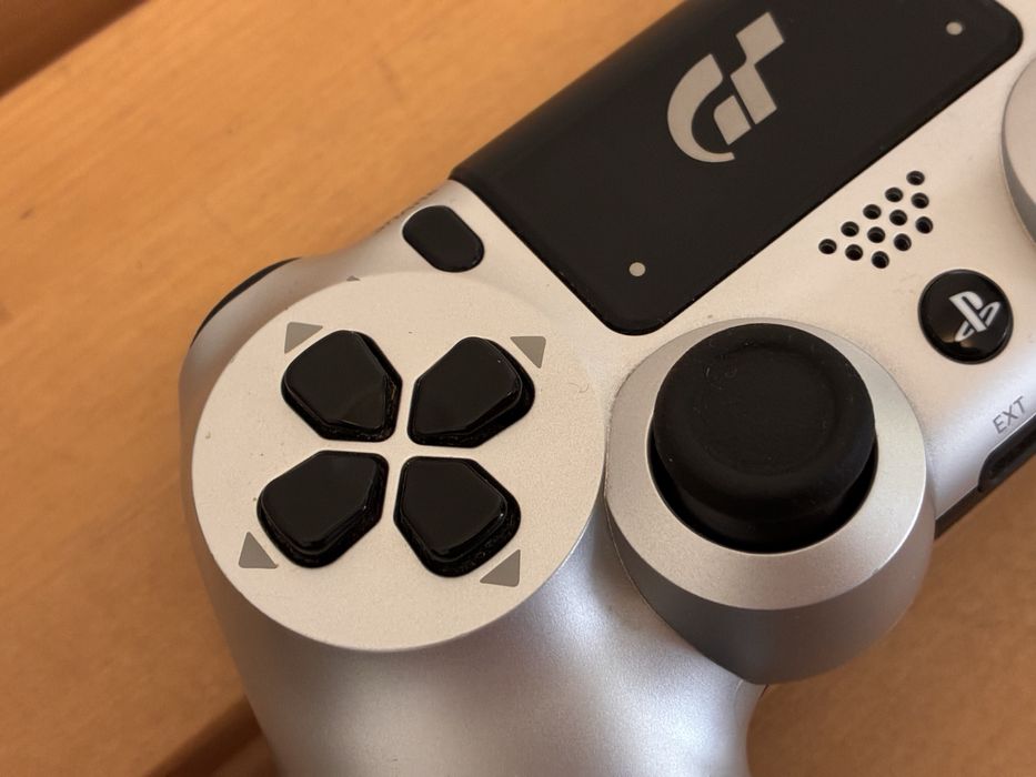 Playstation 4 Slim GT Edition