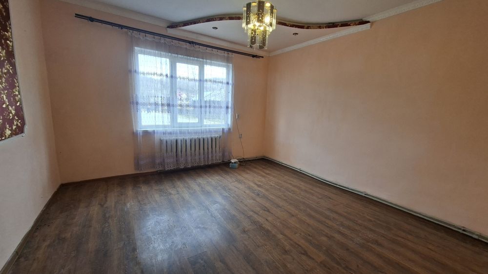 Продаж 2км.квартири. Площа 42м². Земельна ділянка . Недорого.