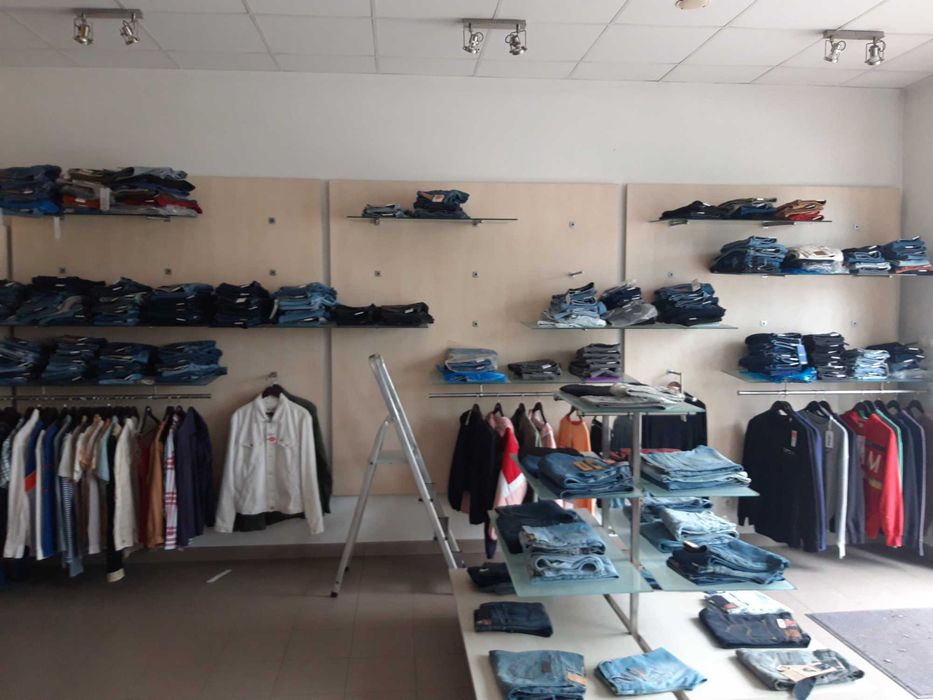 Zestaw mebli sklepowych