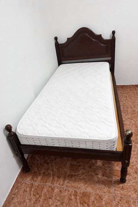 Cama de solteiro mais colchao