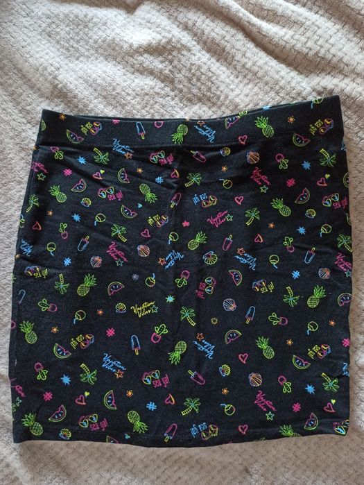Spódniczka damska czarna we wzorki