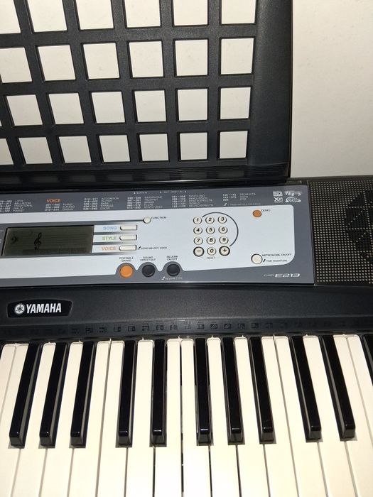 Órgão eléctrico yamaha