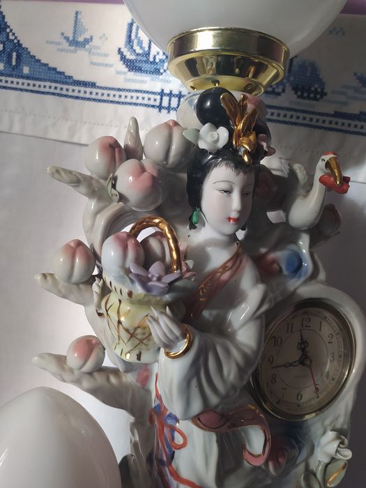 Каминные часы.  60 см .Фарфор