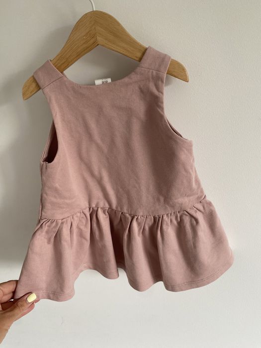 Sukienka h&m 74 pudrowy róż falbanka guziki