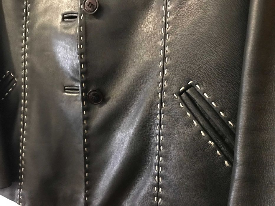 Casaco Preto em Pele Genuína - Novo s/ etiqueta